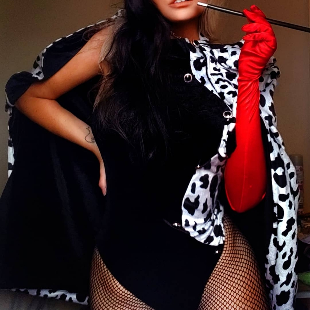 Cruella de Vil Halloween Costume